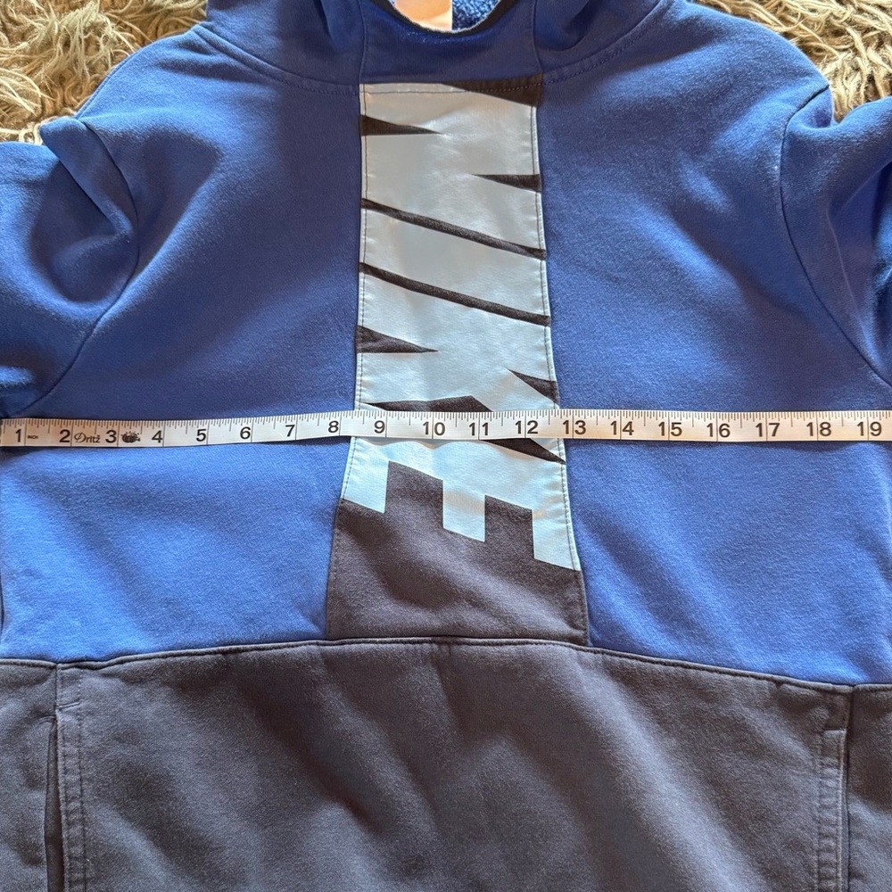 Nike Sportswear Amplify Sweatshirt Pullover Hoodie Boys Youth XL Graphic Blue - Picture 8 of 9